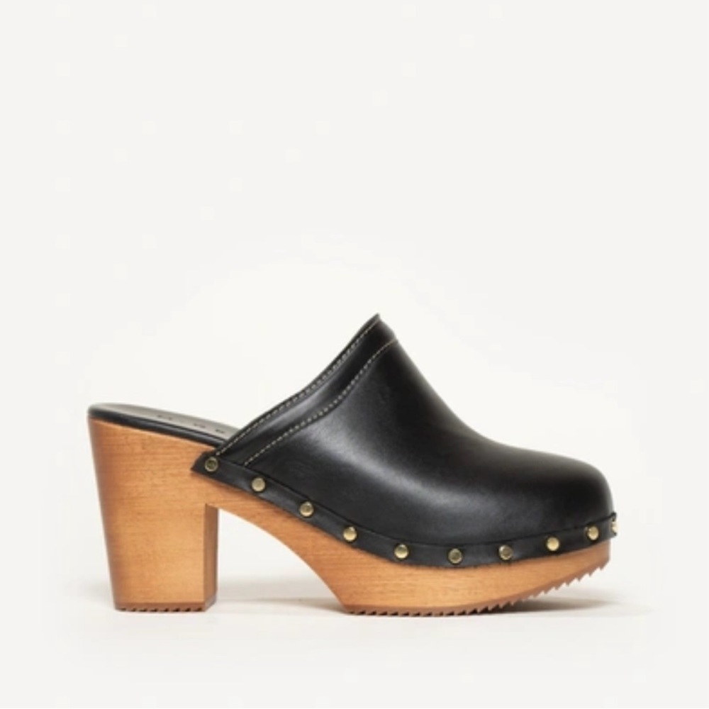 M Gemi Gloria clog size 35.5. New in box with dust bag.  Made in Italy.